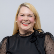 leslie osborn headshot